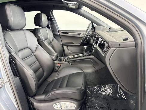 Certified 2024 Porsche Macan Turbo AWD/4WD image 23