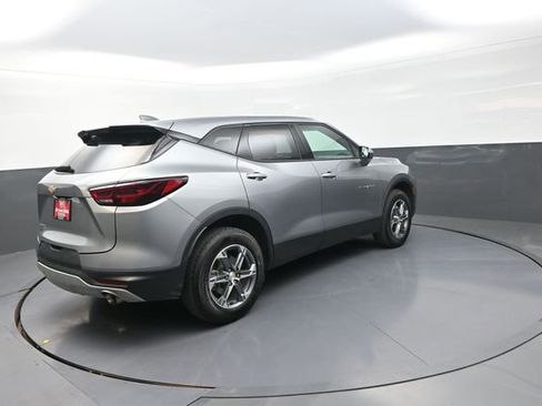 Used 2025 Chevrolet Blazer LT FWD image 19