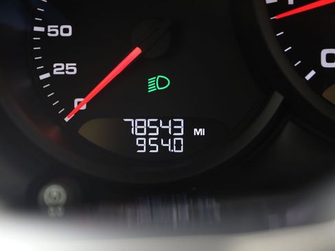 Used 2020 Porsche Macan AWD/4WD image 39
