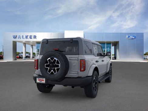 New 2026 Ford Bronco Outer Banks image 8