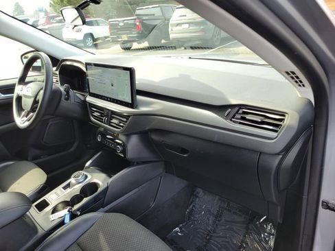 Used 2024 Ford Escape SE image 35