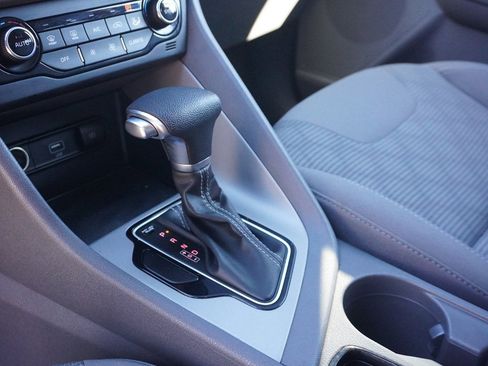 Used 2022 Kia Niro LX image 45