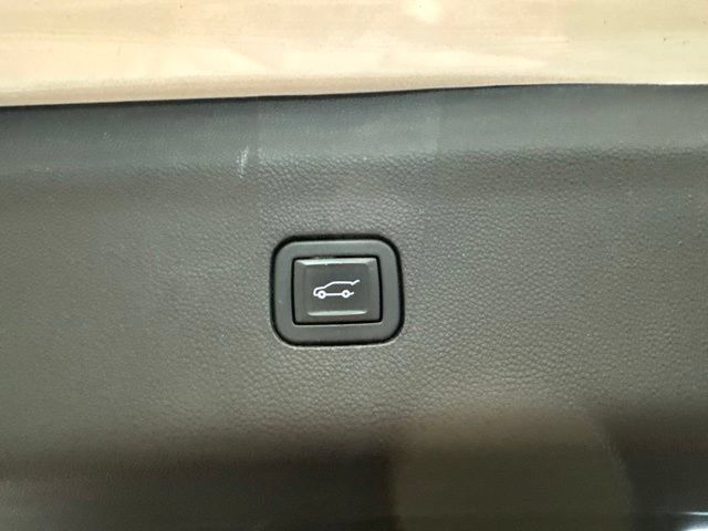 Used 2020 Buick Enclave Avenir w/ Avenir Technology Package AWD/4WD image 15