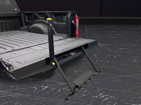 Used 2024 Ford F250 XLT w/ XLT Premium Package image 17