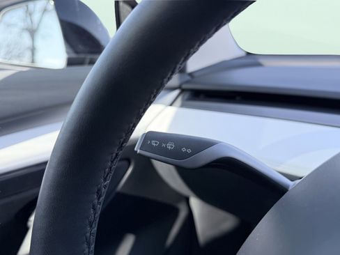 Used 2023 Tesla Model 3 Standard Range image 12