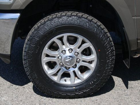 Used 2014 RAM 2500 Laramie w/ Convenience Group image 40