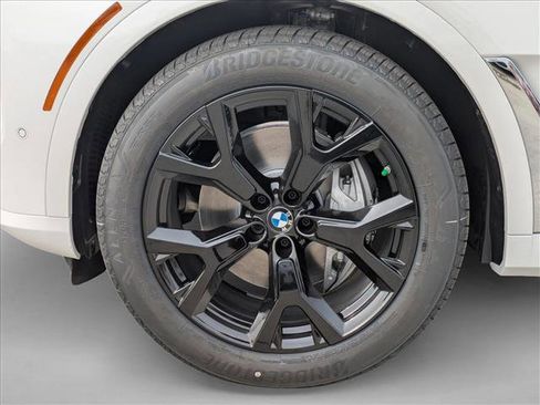Used 2026 BMW X7 xDrive40i AWD/4WD image 10