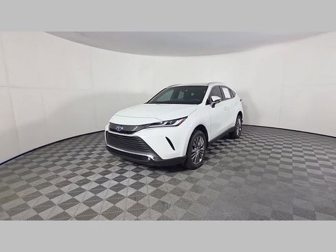 Used 2024 Toyota Venza XLE AWD/4WD image 50