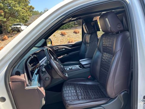 Used 2022 Cadillac Escalade ESV Sport Platinum image 37