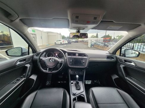 Used 2018 Volkswagen Tiguan SE AWD/4WD image 17