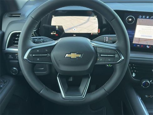 New 2026 Chevrolet Suburban LT image 12