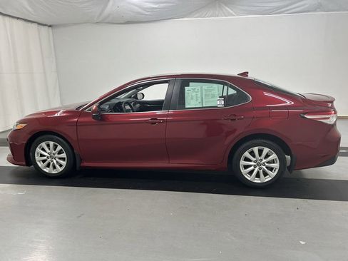Used 2019 Toyota Camry LE w/ Convenience Package FWD image 6