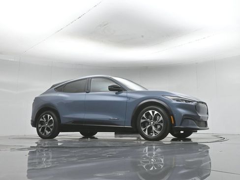 Used 2023 Ford Mustang Mach-E Premium AWD/4WD image 4