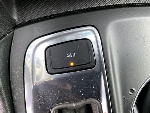 Used 2022 Chevrolet Equinox LS w/ LS Convenience Package image 28