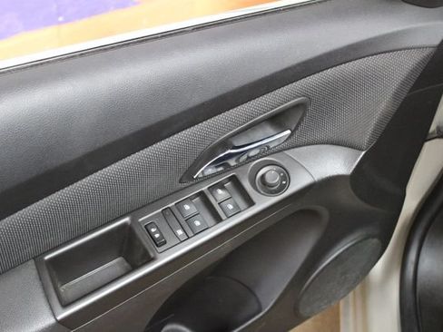 Used 2015 Chevrolet Cruze LT FWD image 13