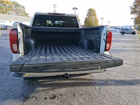 Used 2022 GMC Sierra 1500 SLE image 4