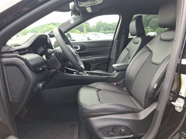 Used 2026 Jeep Compass Latitude w/ Quick Order Package 29K AWD/4WD image 2