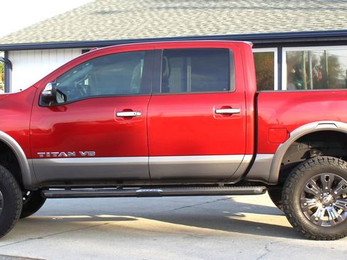 Used 2018 Nissan Titan Platinum Reserve w/ Platinum Utility Package image 2