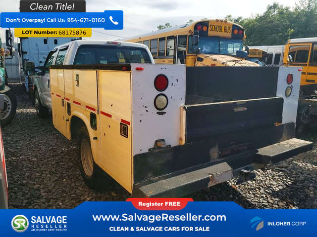 Used 2011 Ford F350 XL w/ Heavy Service Suspension Pkg RWD image 3