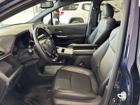 Used 2021 Toyota Sienna XSE image 10