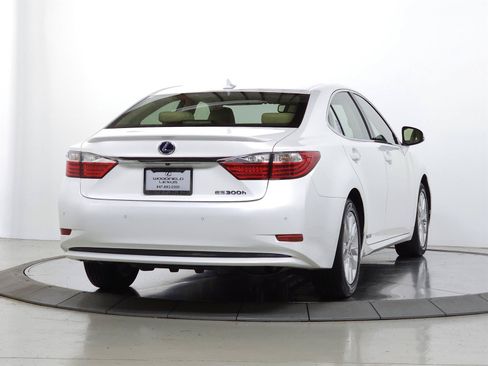 Used 2013 Lexus ES 300h w/ Premium Pkg FWD image 8