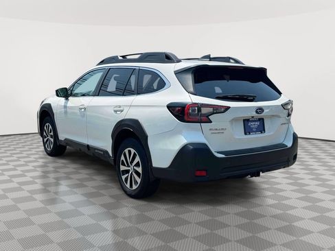 Used 2023 Subaru Outback Premium AWD/4WD image 6