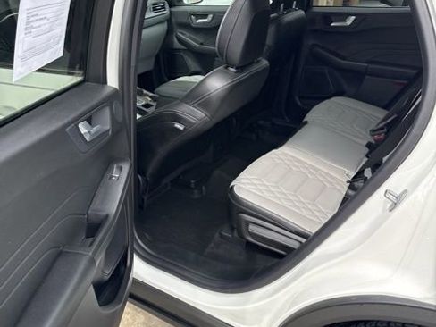 Used 2023 Ford Escape Platinum w/ Premium Technology Package AWD/4WD image 11