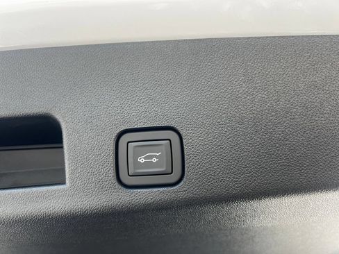 New 2026 Chevrolet Traverse LT w/ Midnight/Sport Edition FWD image 11