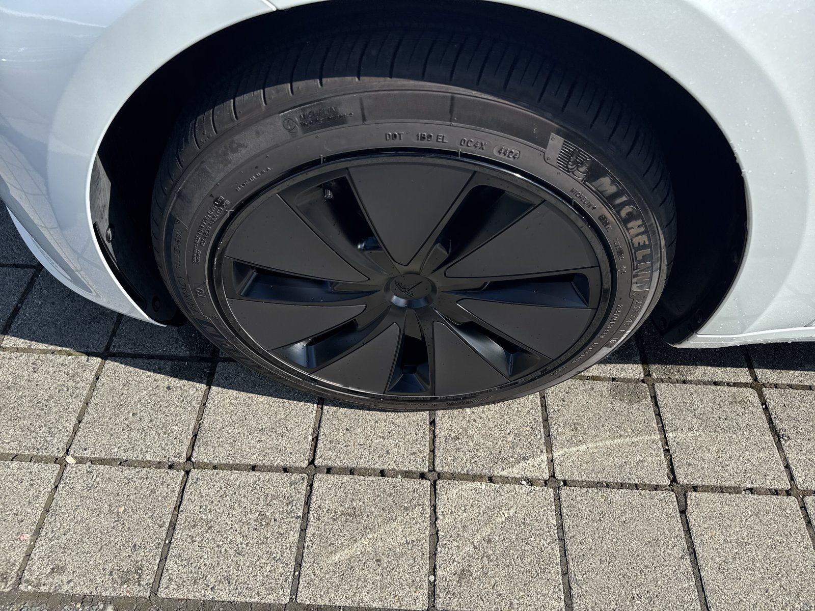 Used 2025 Tesla Model 3 Long Range RWD image 11