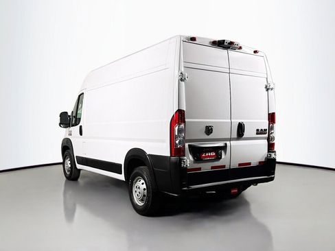 Used 2022 RAM ProMaster 2500 FWD image 3