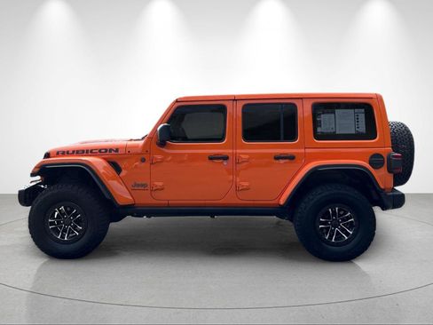 Used 2025 Jeep Wrangler Unlimited Rubicon AWD/4WD image 2