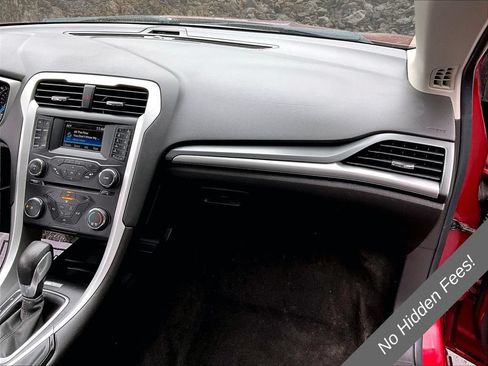 Used 2014 Ford Fusion SE FWD image 12