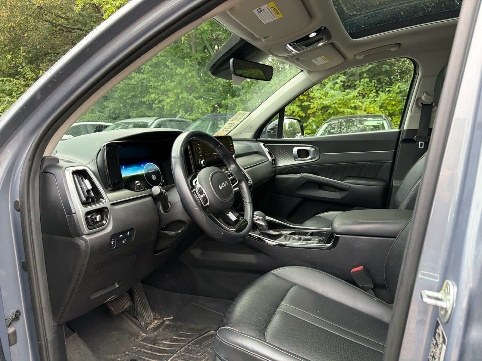 Used 2023 Kia Sorento SX AWD/4WD image 5