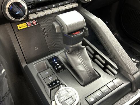 Used 2024 Toyota Tacoma TRD Off-Road w/ TRD Off Road Premium Package image 17