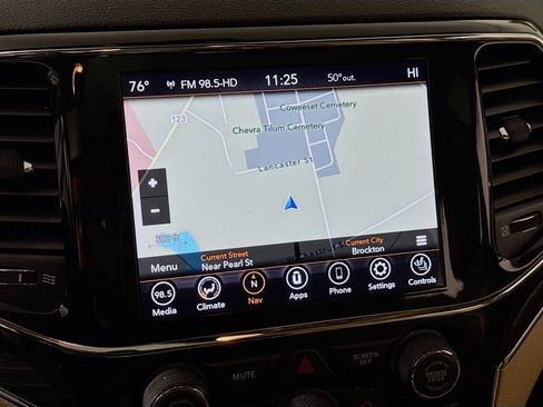 Used 2021 Jeep Grand Cherokee Limited image 3