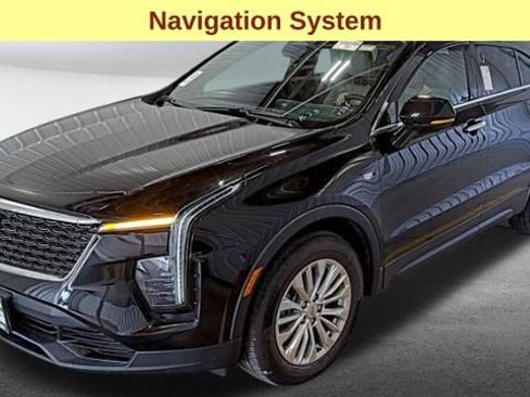 Used 2024 Cadillac XT4 Luxury w/ Cold Weather Package AWD/4WD image 4