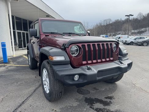Used 2022 Jeep Wrangler Sport image 8