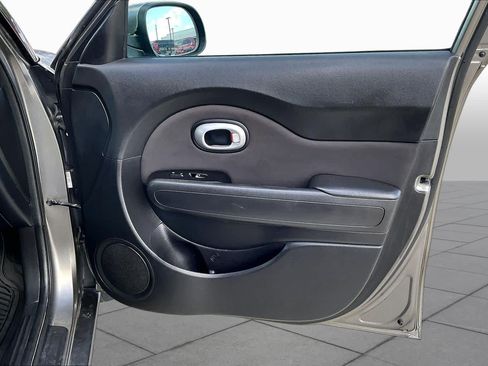 Used 2019 Kia Soul FWD image 21