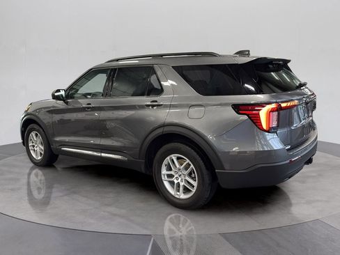 Certified 2025 Ford Explorer Active image 3
