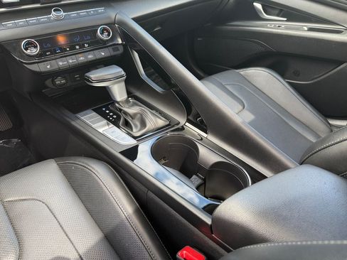 Used 2023 Hyundai Elantra Limited w/ Cargo Package FWD image 18