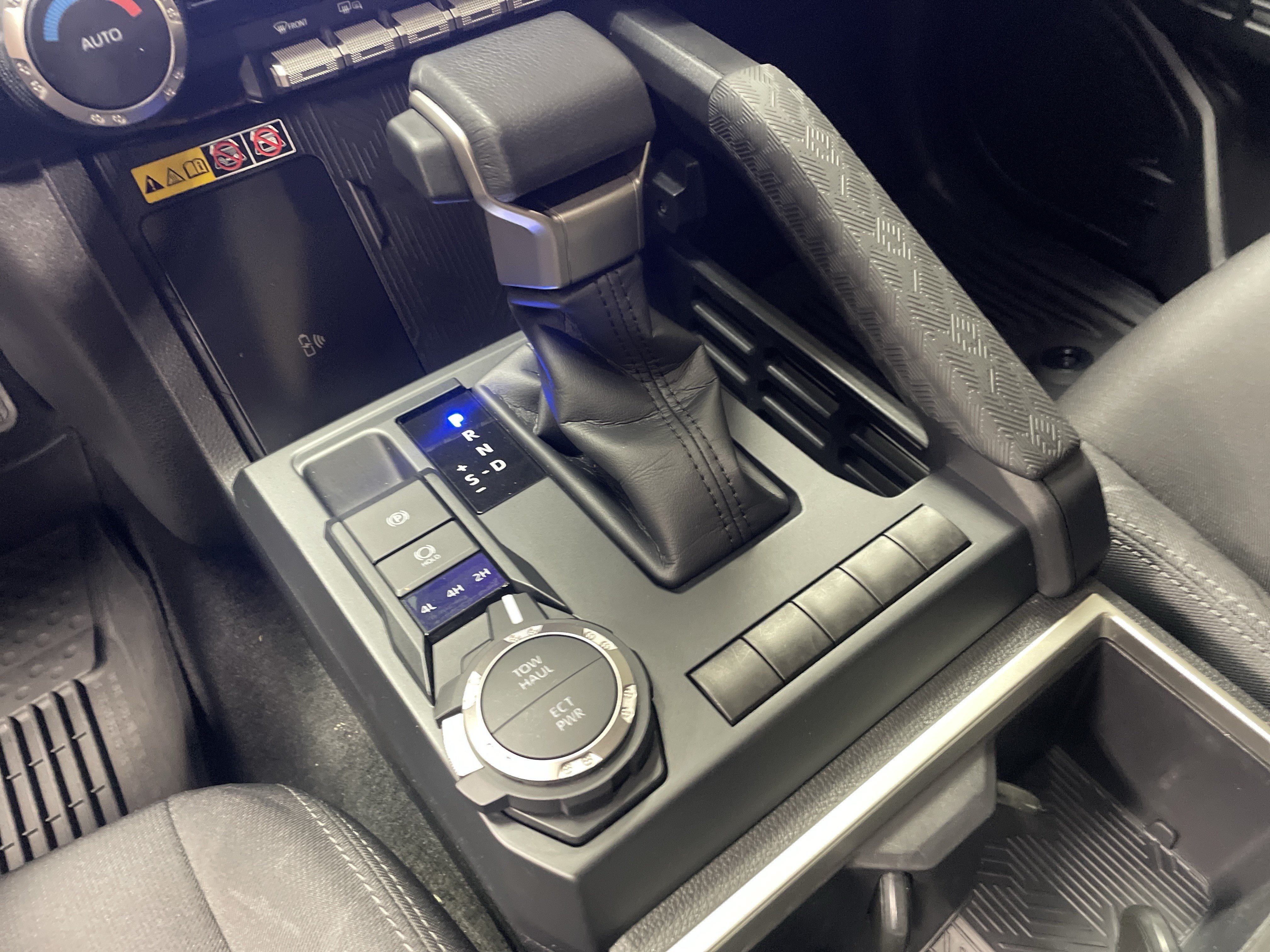 Used 2024 Toyota Tacoma SR5 AWD/4WD image 26