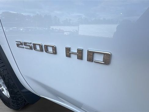 Used 2022 Chevrolet Silverado 2500 LT image 9