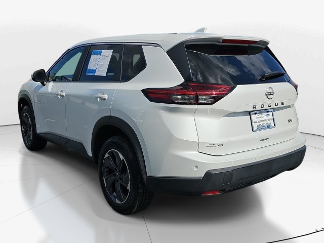 Used 2024 Nissan Rogue SV FWD image 7