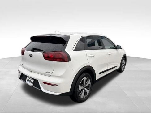 Used 2017 Kia Niro FE FWD image 12