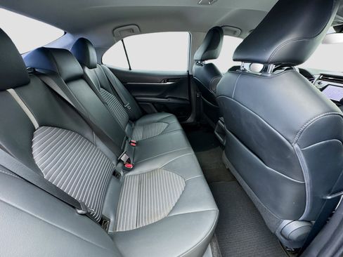 Used 2020 Toyota Camry SE w/ Carpet Mat Package FWD image 17