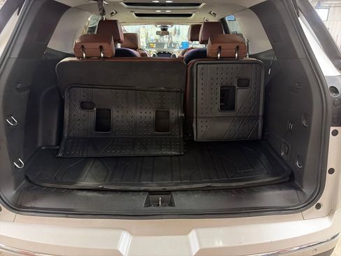 Used 2019 Chevrolet Traverse High Country w/ LPO, Floor Liner Package AWD/4WD image 24