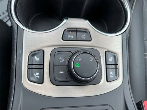 Certified 2024 GMC Terrain Denali w/ Denali Premium Package AWD/4WD image 22