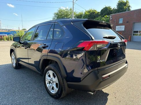 Used 2020 Toyota RAV4 XLE w/ Convenience Package AWD/4WD image 4