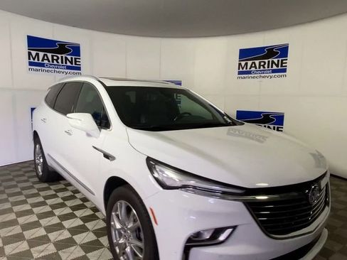 Used 2023 Buick Enclave Essence w/ Experience Buick Package FWD image 4