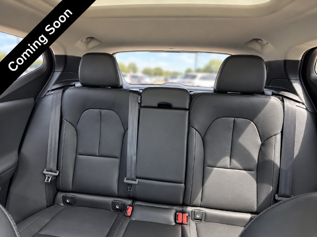 Certified 2024 Volvo XC40 B5 Ultimate AWD/4WD image 10